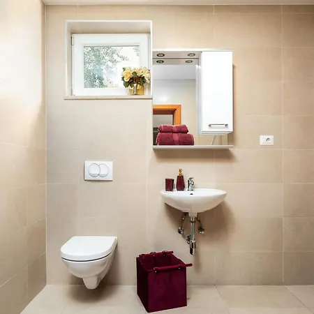 Duga Semesterbostad Poreč